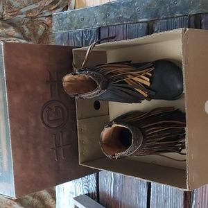 Circle G brown leather fringed cowgirl/cowboy boots size 9